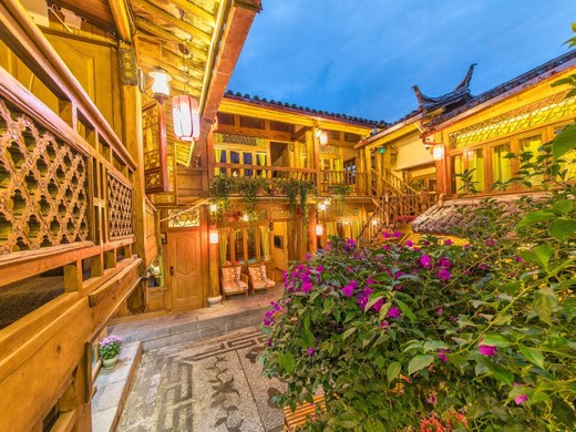 丽江乐不思归精品客栈精致阳光大床房