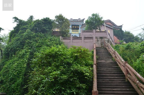 重庆斯维登鉴山精致双床房